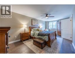 22 FALLS Crescent - 18