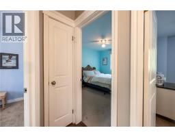 22 FALLS Crescent - 20