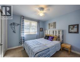 22 FALLS Crescent - 24