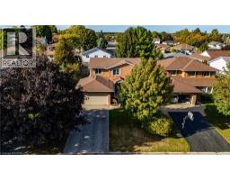 22 FALLS Crescent - 34