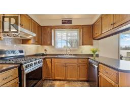 54 BEE Street - 16