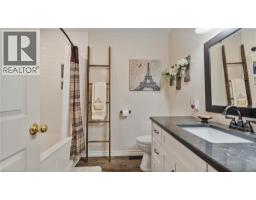 54 BEE Street - 21