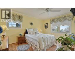 54 BEE Street - 25