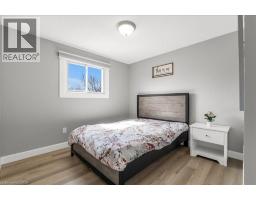 197 DUNSDON Street - 12