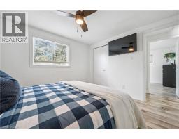 10 BROKEN OAK Crescent - 16