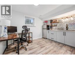 10 BROKEN OAK Crescent - 23