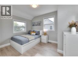 112 CEDAR Street S - 22