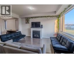 139 FAIREY CRESCENT Crescent - 6