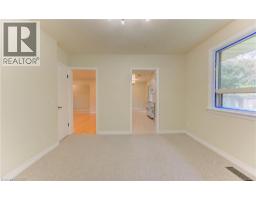 88 ELLIS Crescent S - 26