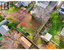 234 DARTMOOR Crescent - 7