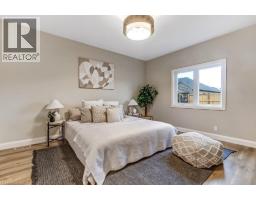 54 DUCHESS Drive - 13