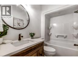 54 DUCHESS Drive - 18