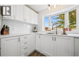 10 BROKEN OAK Crescent - 12