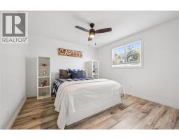 10 BROKEN OAK Crescent - 18