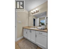 10 WESTVIEW Court - 16