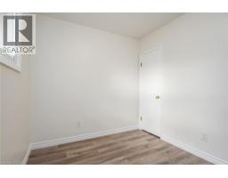 63 ELLIS Crescent S - 32