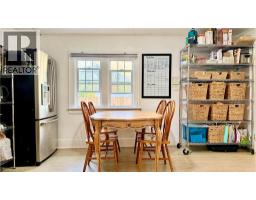 8 MCNAB Street W - 11