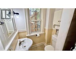 8 MCNAB Street W - 15