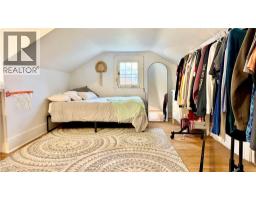 8 MCNAB Street W - 21