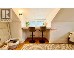 8 MCNAB Street W - 22