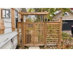 8 MCNAB Street W - 23