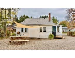 8 MCNAB Street W - 24