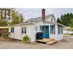 8 MCNAB Street W - 25