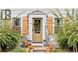 8 MCNAB Street W - 3