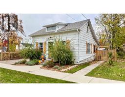 8 MCNAB Street W - 4