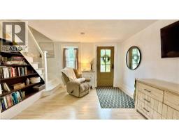 8 MCNAB Street W - 5