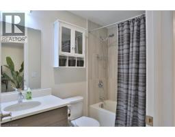 5 WAKE ROBIN Drive UnitNo. 118 - 16