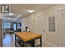 5 WAKE ROBIN Drive UnitNo. 118 - 8