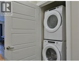 5 WAKE ROBIN Drive UnitNo. 118 - 9