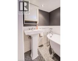 14 GRANDVIEW Street - 26