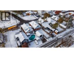 14 GRANDVIEW Street - 42