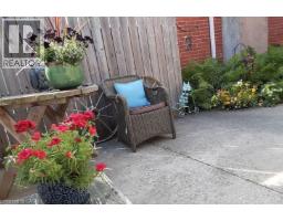 14 GRANDVIEW Street - 47