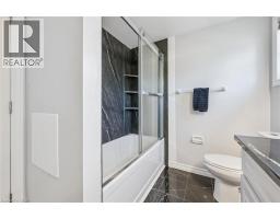 158 BARNICKE Drive - 12