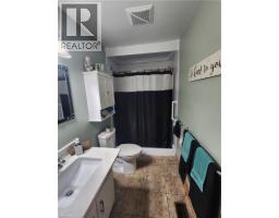 130 BALMORAL Drive - 18