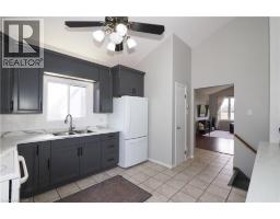 132 MONTCALM Drive - 17