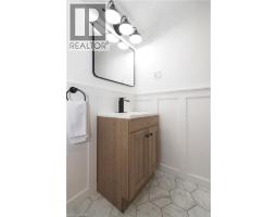 132 MONTCALM Drive - 39