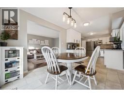 302 HIGHBROOK Crescent - 10