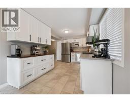 302 HIGHBROOK Crescent - 11