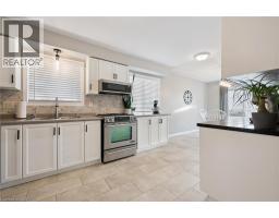 302 HIGHBROOK Crescent - 13