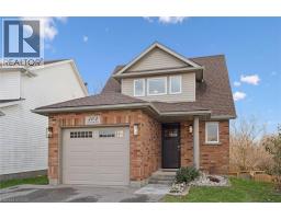 302 HIGHBROOK Crescent - 2