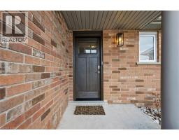 302 HIGHBROOK Crescent - 3