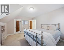 92 BORDEN Avenue N - 6