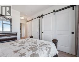 15 GLEBE Street UnitNo. 902 - 15