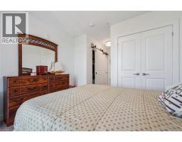 15 GLEBE Street UnitNo. 902 - 19