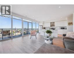 15 GLEBE Street UnitNo. 902 - 5