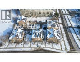 12 HOLBORN Drive UnitNo. E33 - 22